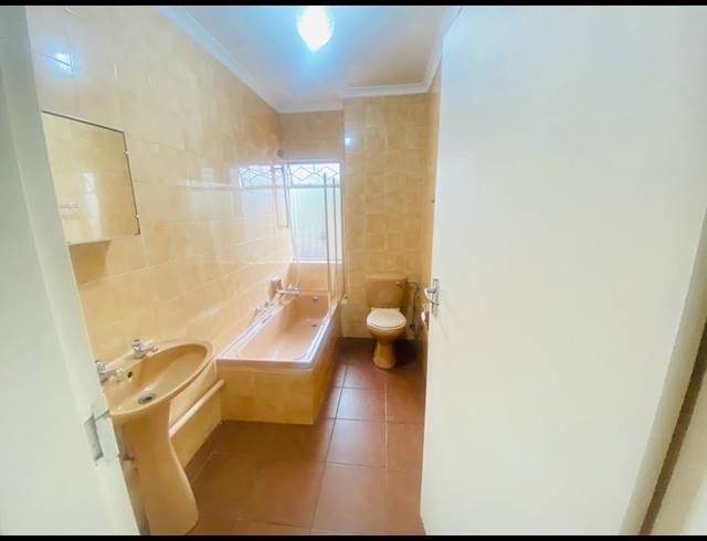 2 BEDROOM APARTMENT FOR SALE IN NEW REDRUTH